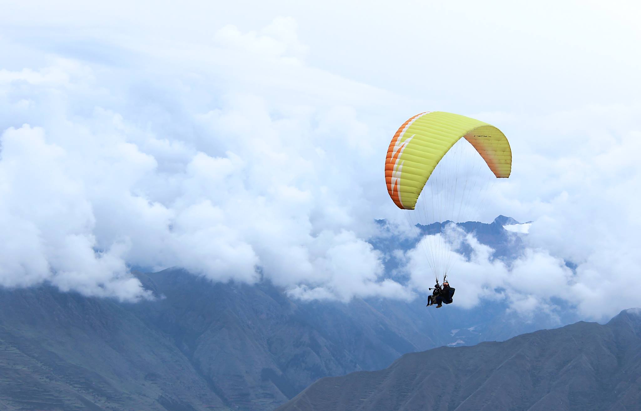Parapente en Chinchero, Cusco