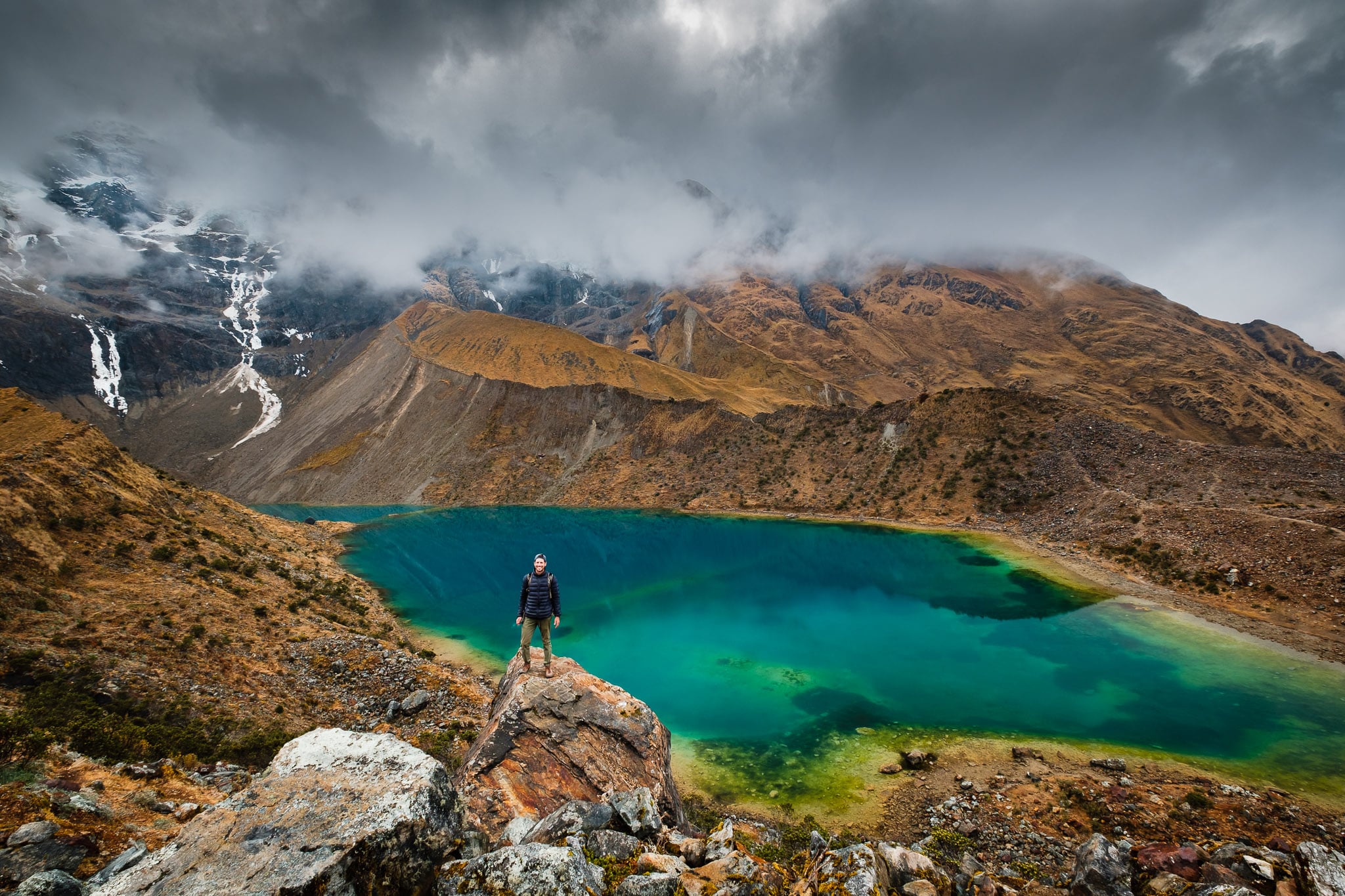 Laguna Humantay de aguas turquesa, en Cusco