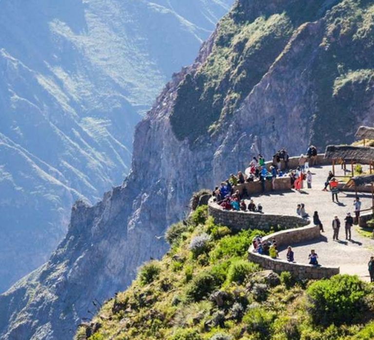 Mirador de la Cruz del Cóndor en el Cañón del Colca